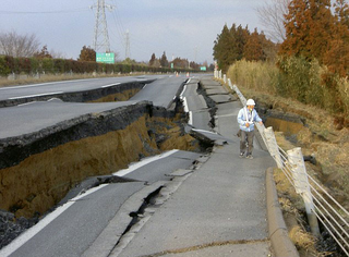 Illustration for article titled Japan fixed this quake-damaged road in just six days